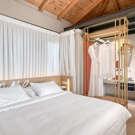 Art Blue Villas Tsoukaladhes