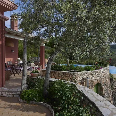 Art Blue Villas Tsoukaladhes